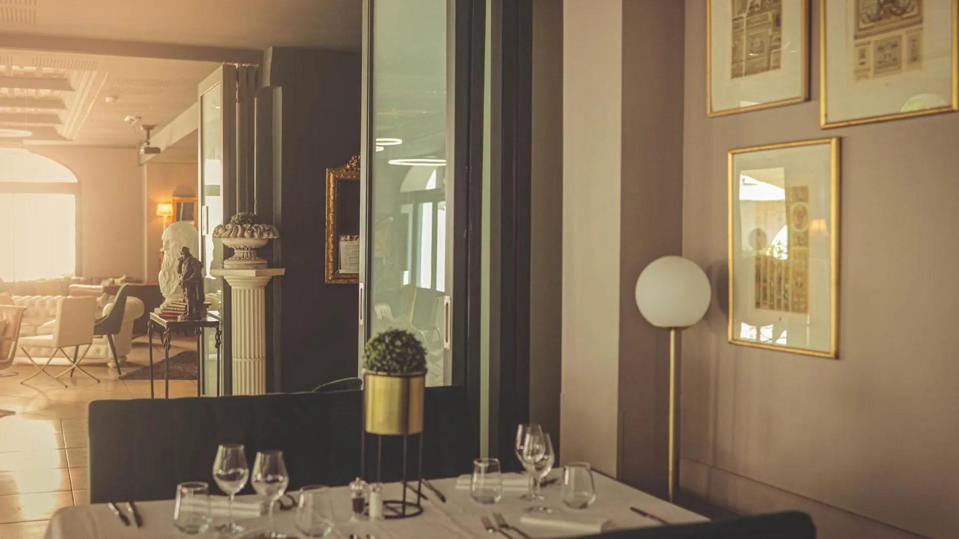 Hotel Restaurant Du Parc En Bord De Riviere Fontaine-de-Vaucluse