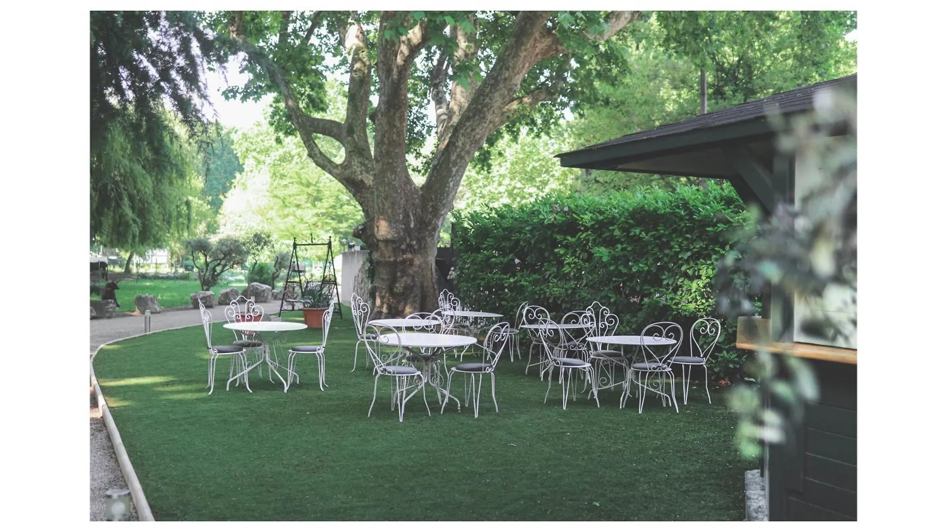 Hotel Restaurant Du Parc En Bord De Riviere Fontaine-de-Vaucluse