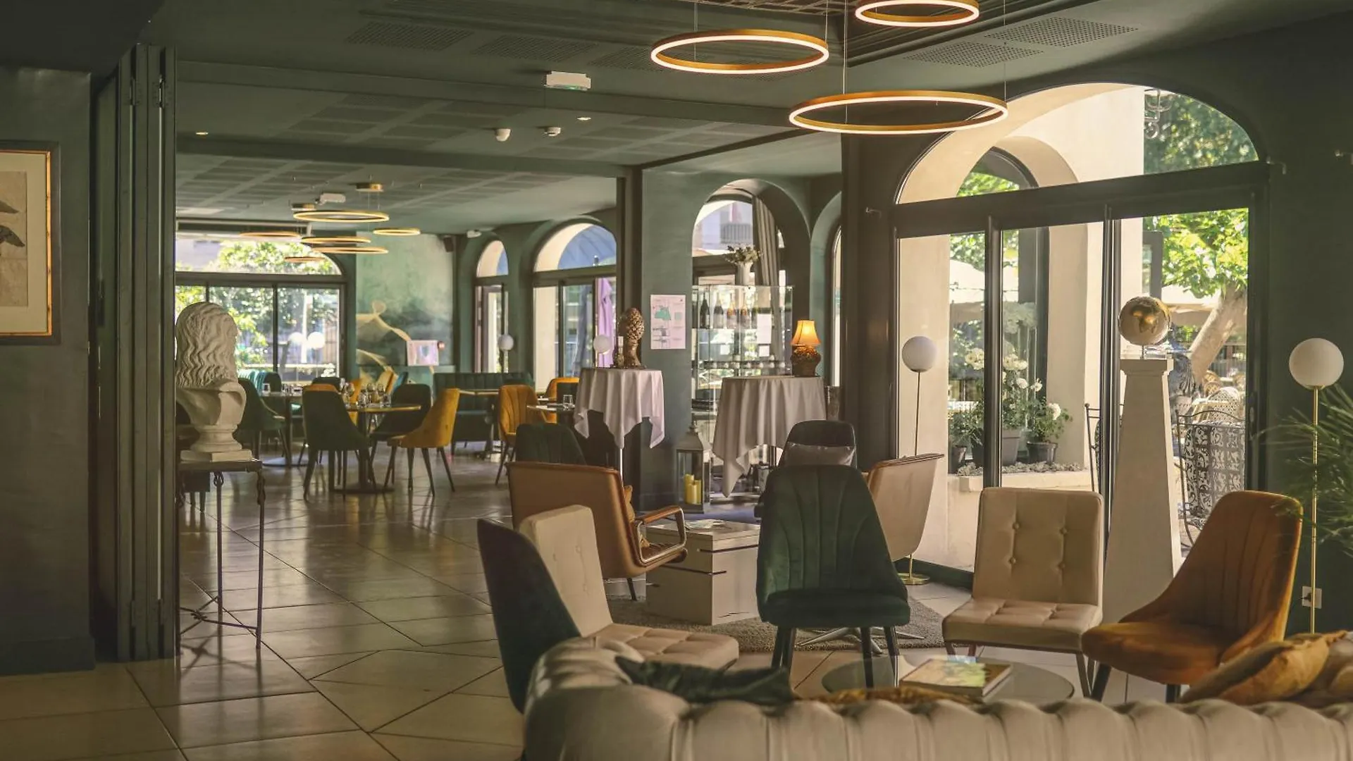 Hotel Restaurant Du Parc En Bord De Riviere Fontaine-de-Vaucluse