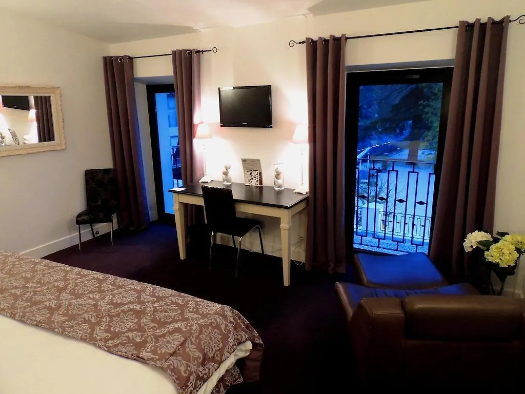Hotel Restaurant Du Parc En Bord De Riviere Фонтен-де-Воклюз