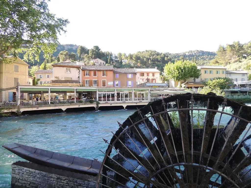 Hotel Restaurant Du Parc En Bord De Riviere Fontaine-de-Vaucluse