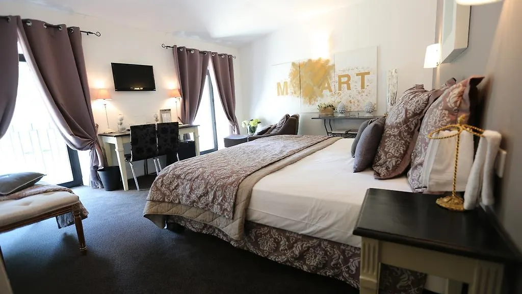 ***  Hotel Restaurant Du Parc En Bord De Riviere Фонтен-де-Воклюз Франция