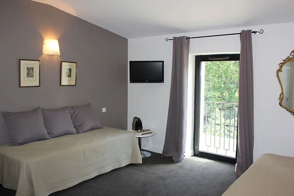 Hotel Restaurant Du Parc En Bord De Riviere Фонтен-де-Воклюз Франция