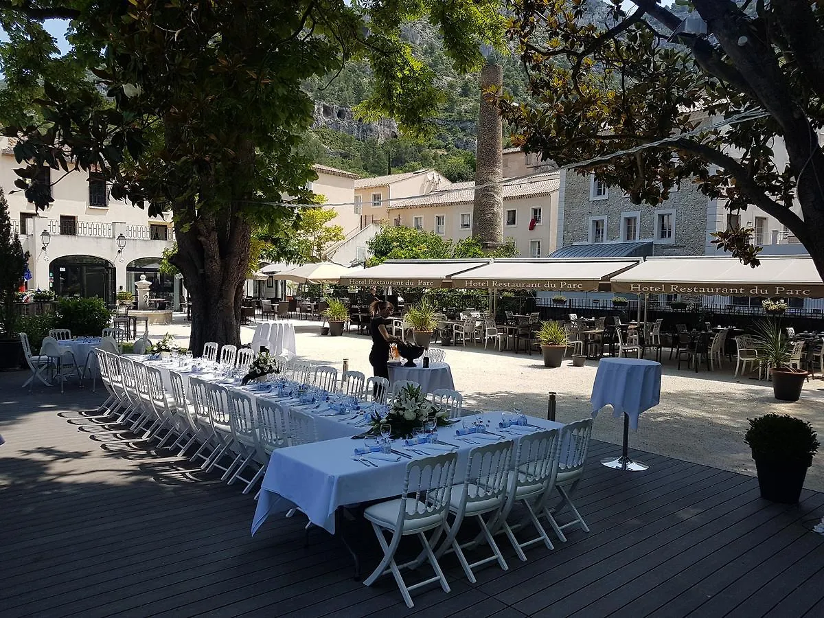 Hotel Restaurant Du Parc En Bord De Riviere Фонтен-де-Воклюз
